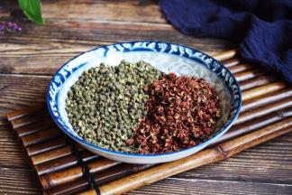 辅助食材：25g的麻椒、25g的花椒。