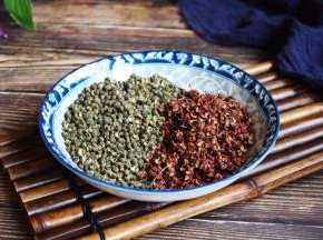 辅助食材：25g的麻椒、25g的花椒。