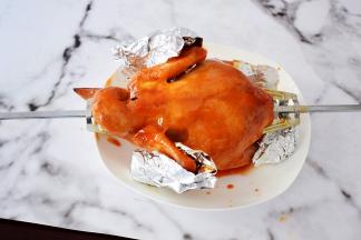 鸡翅用锡纸包好