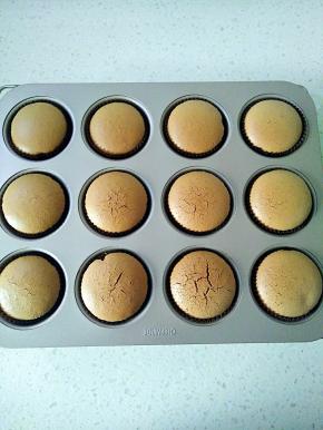 出炉后脱模冷却。