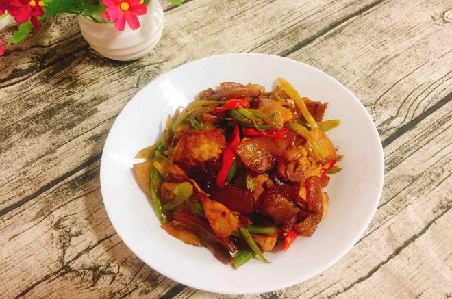 西芹香干炒腊肉