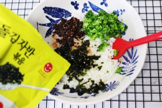 最后加入好吃无敌的海青菜碎，我能说好吃到没有朋友吗，连挑食的宝宝都说太好吃了。