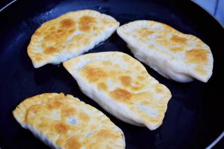 小火慢煎至双面金黄色即可