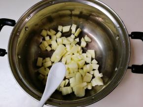 放入少许盐，有增加甜度作用