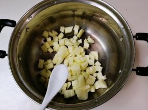 放入少许盐，有增加甜度作用