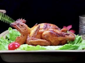 美味的烤鸡出炉了呦～