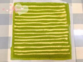 晾凉翻面，揭去油布，毛巾面出来。