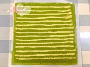 晾凉翻面，揭去油布，毛巾面出来。