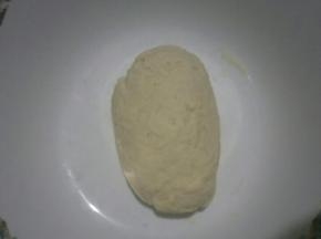 揉成略光滑面团盖保鲜膜松弛30分钟