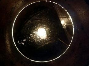 锅中倒入适量玉米油，开中火或者小火