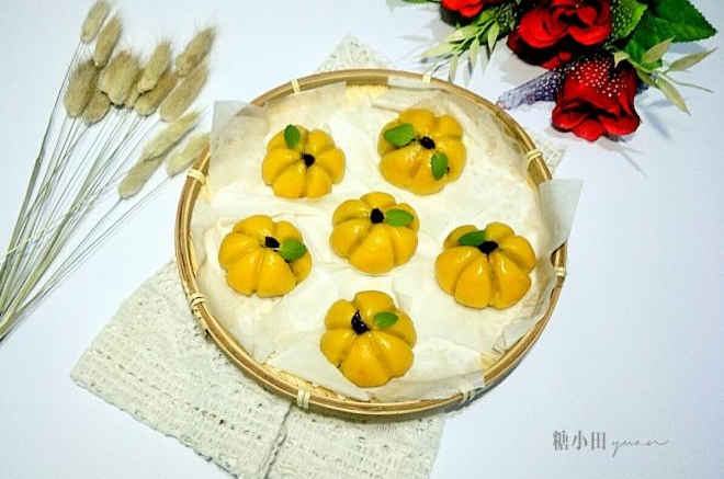 香甜软糯南瓜豆沙包