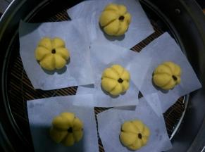 依次做好，放入蒸屉。冷水下锅，开大火，水开后再蒸25分钟左右