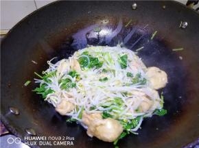 快速翻炒出锅即可。