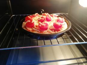 送入烤箱，上下管190度烤10分钟。