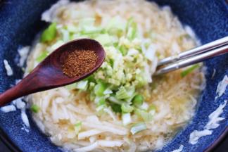 最后加入花椒粉增加口感。