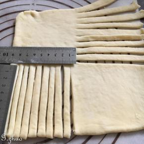 像图片所示，分隔成条，我有分成7条，8条，9条的，越多条越密，越少编织起来越稀疏。
