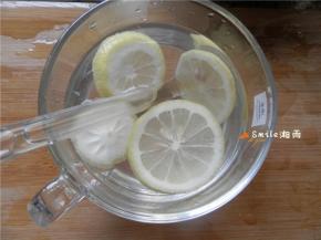 加入温水，搅匀。