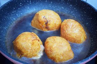 大火烧开转中火煮5分钟，再转小火煮15分钟，再转大火收汁