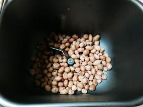 放入面包机桶里面