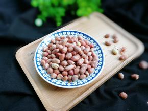 白白脆脆的椒盐花生非常香