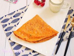 烙熟的饼取出切块就可以啦