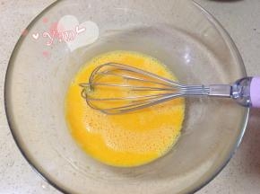 再加入牛奶搅匀。