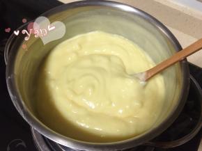 迅速搅拌至浓稠状态，熄火；