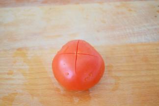 番茄在顶部化十字