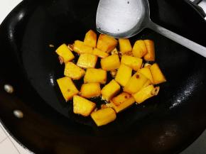 南瓜煸炒微焦