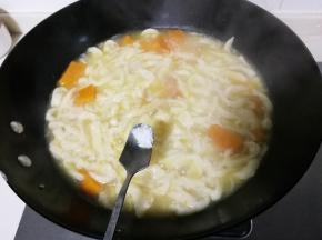 放入适量盐