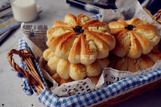 椰蓉花朵面包