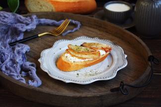 香料的芬芳混着酸甜的口感，咀嚼的瞬间让你觉得一切都是那么美好！