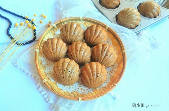 黑米玛德琳蛋糕