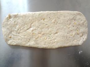 翻面横着放自上而下的卷起来