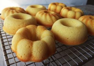 烤箱预热160°，烤25分钟，出炉。温度可以根据自己烤箱调节