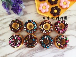 根据自己的喜好装饰好彩糖，就可以了