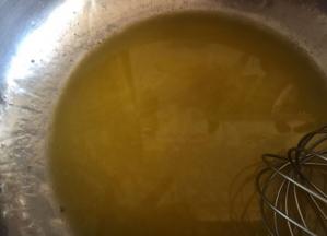 把黄油融化成液态