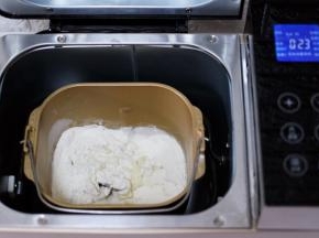 启动面包机的一个和面程序后。