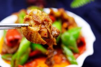 哇，如此下饭又好吃的鸡块，让老公多吃了两碗米饭。