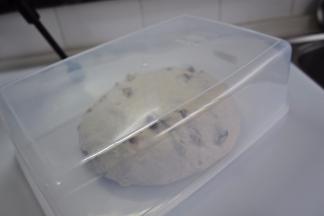 60分钟后取出面团