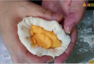 去一份面团，包入馅