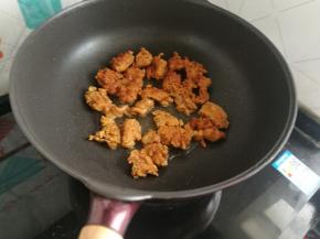 两面炸黄就好了~
鸡肉很好熟的哦。