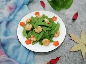装入盘中，美味的荷兰豆炒虾仁来了