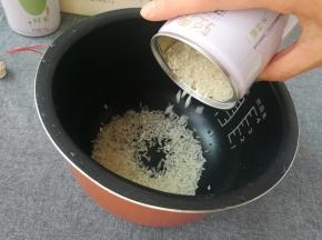 蒸米，两人份。