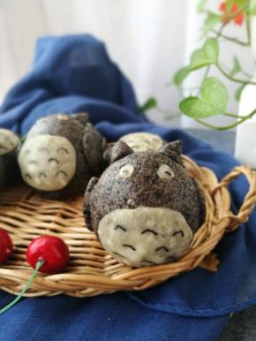 哦了~用色素笔画上表情。