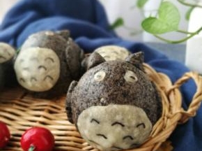 哦了~用色素笔画上表情。