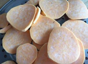 冷水上锅蒸10分钟