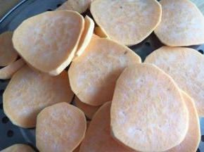 冷水上锅蒸10分钟