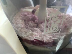 点击启动，倒入火龙果果汁