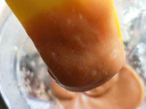 搅拌棒提起，山楂酱完全不滴落。